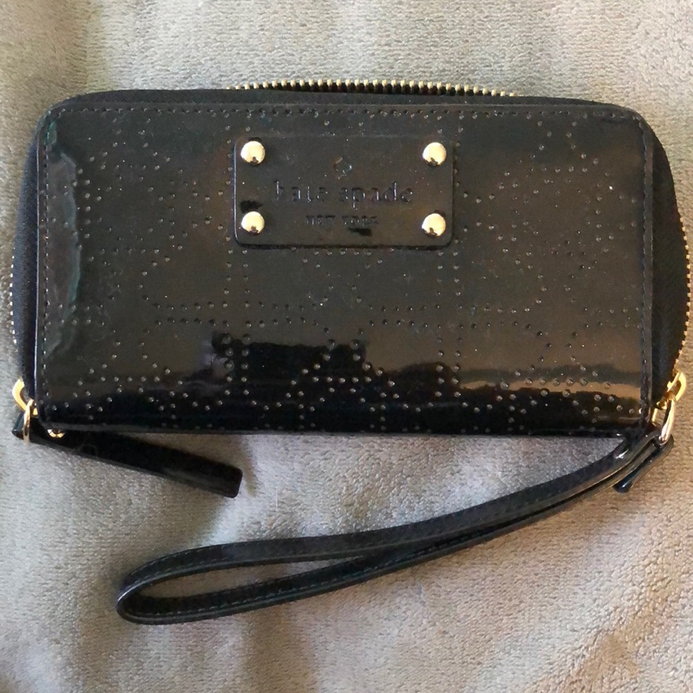 Kate spade wristlet for @lbrauns01